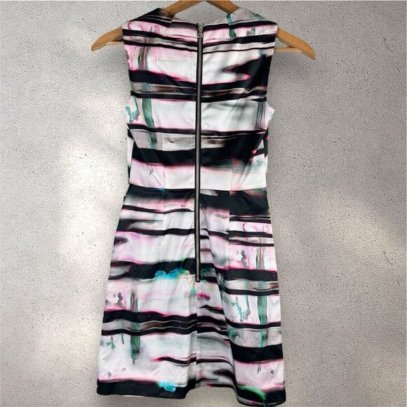 Milly of New York Watercolor Sheath Pleated Dress Fit & Flare‎ Pockets Sz 0 - Picture 4 of 4